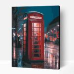 Jellegzetes piros telefonfülke  számfestő